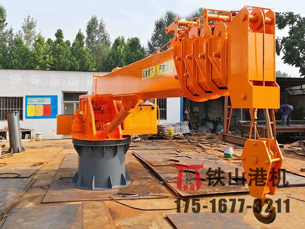 江西新余甲板起重機(jī)廠家船用起重機(jī)如何進(jìn)行裝卸貨物？